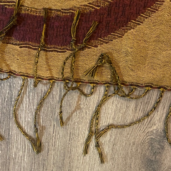 Elegant Brown and Gold Scarf - Picture 3 of 5